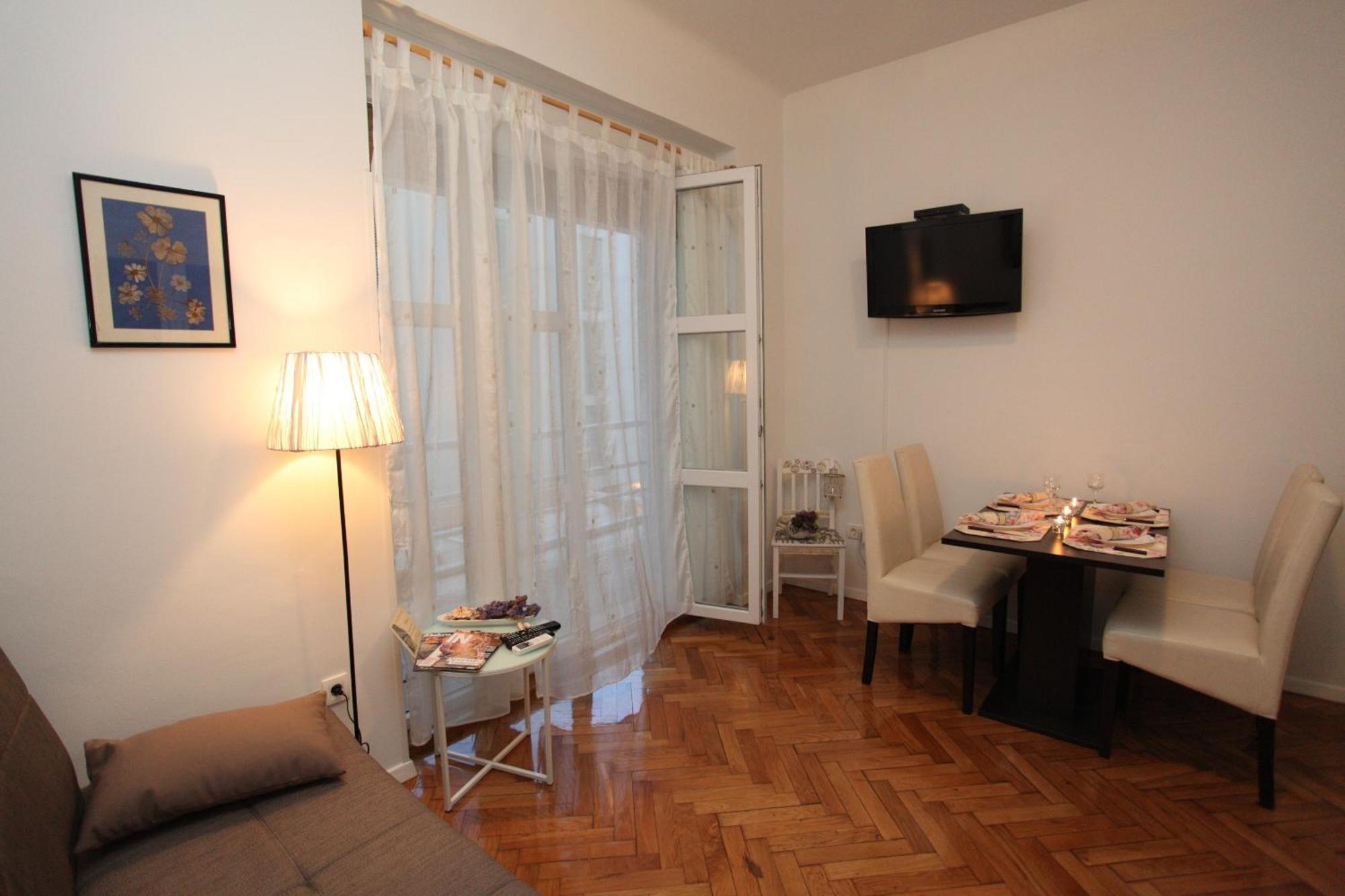 Vincent Apt. In Old Town Centre Apartment *