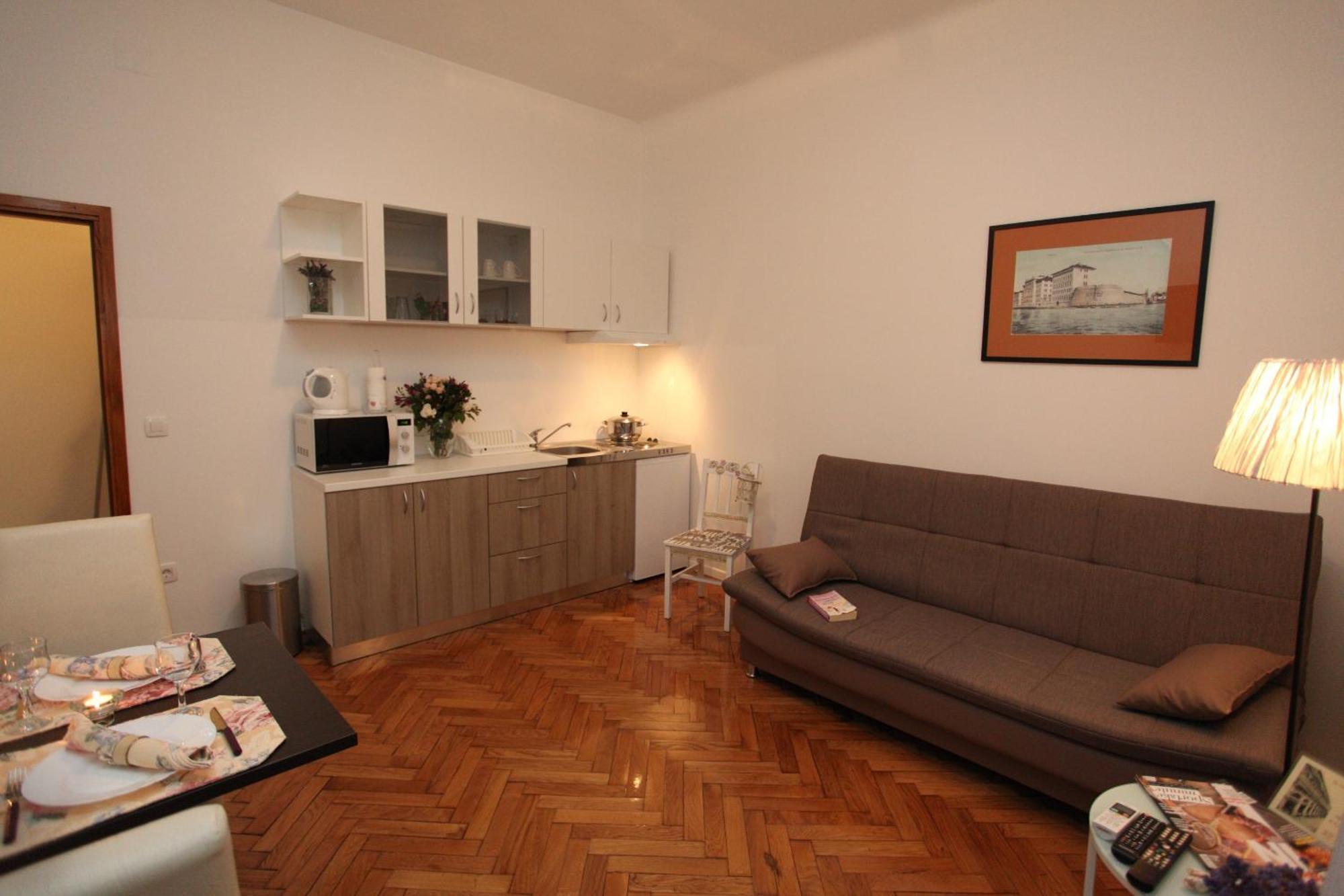 Vincent Apt. In Old Town Centre *