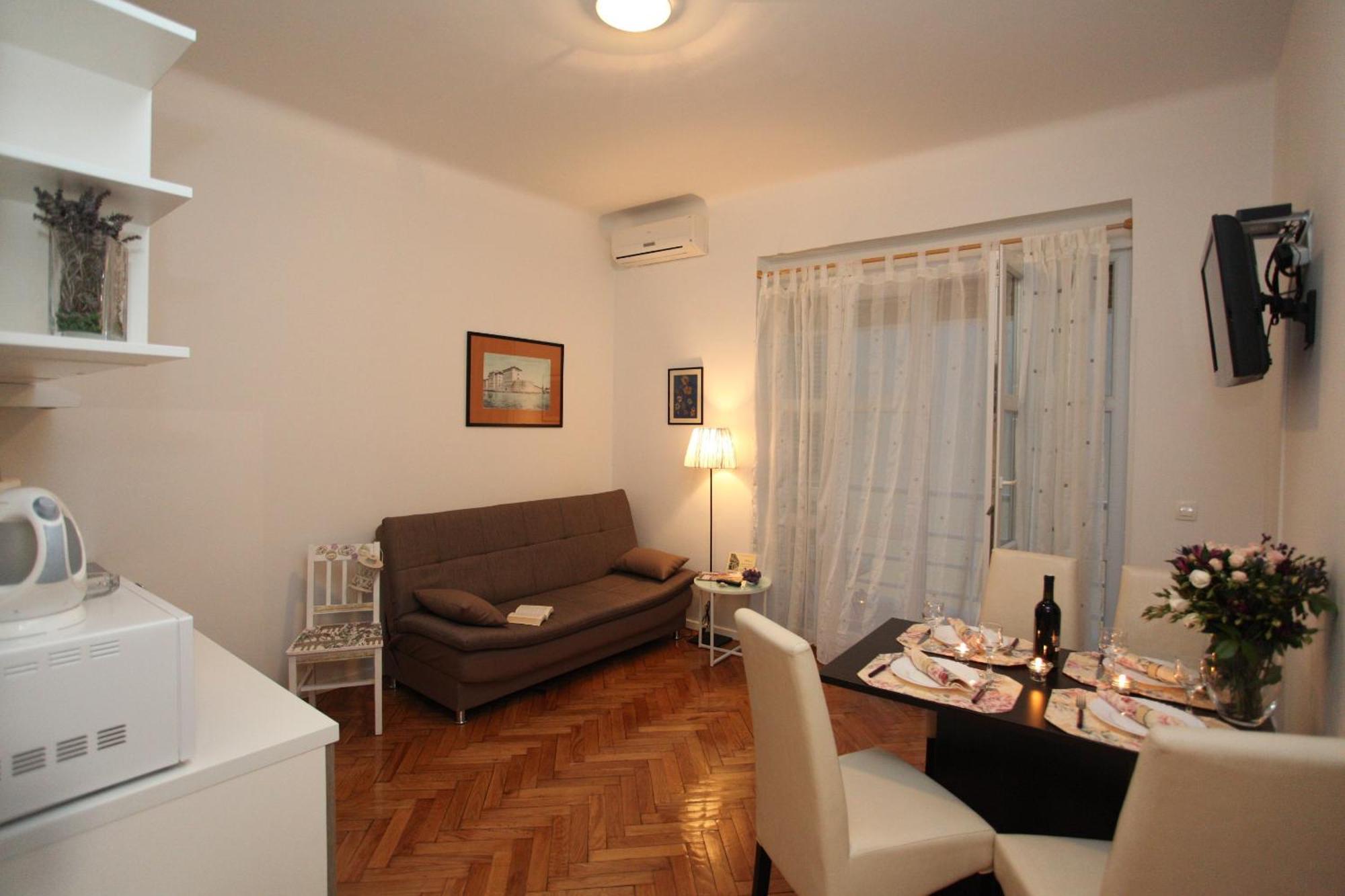 Vincent Apt. In Old Town Centre *