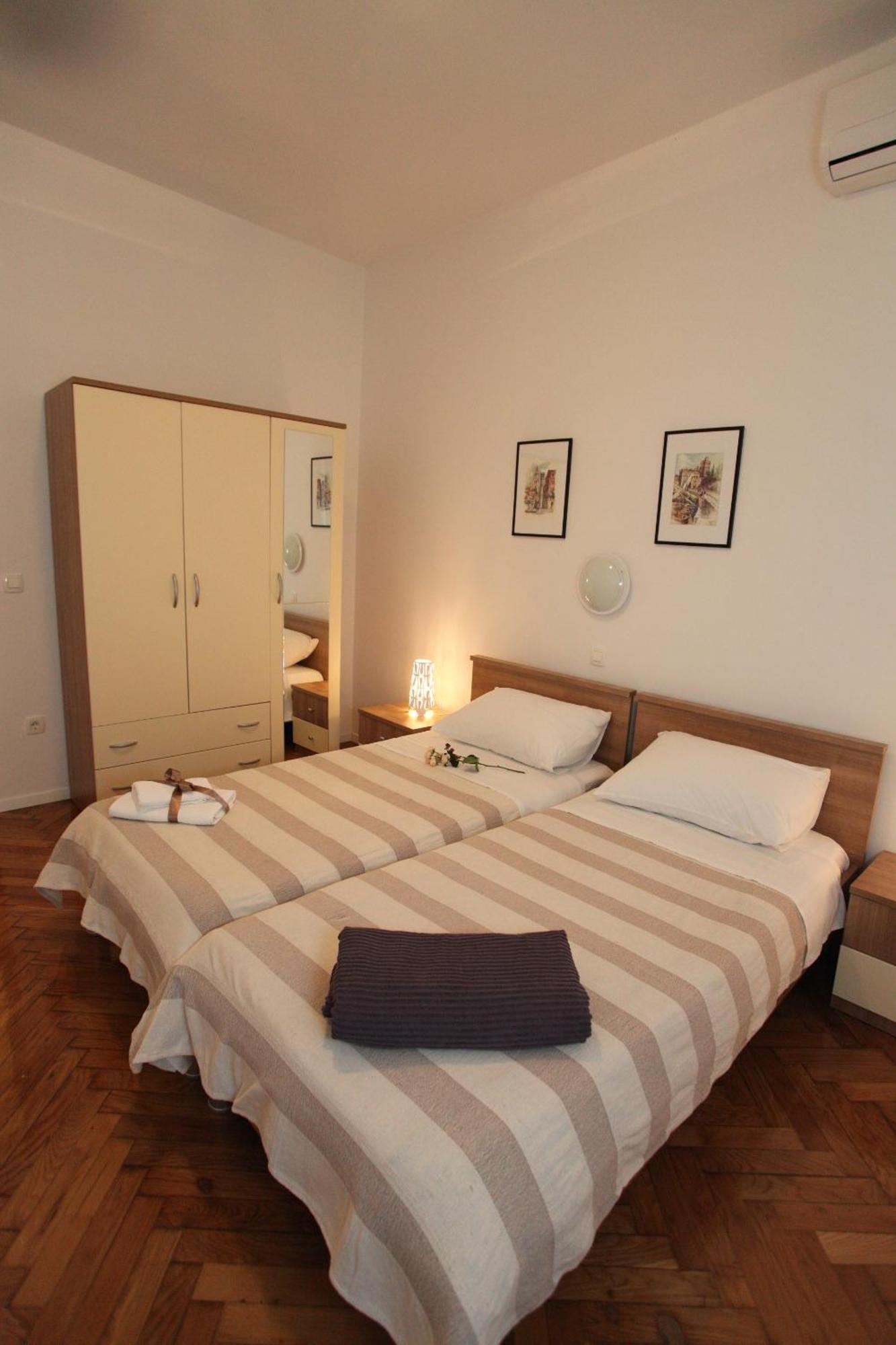 Apartment Vincent Apt. In Old Town Centre
